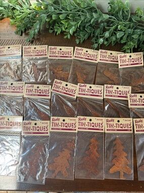 Bundle of 24 Packs Rusty Tin-Tiques Moose Tree & Paddle
